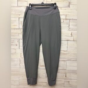 Patagonia womens gray pants jogger cuff medium pockets Happy hike studio